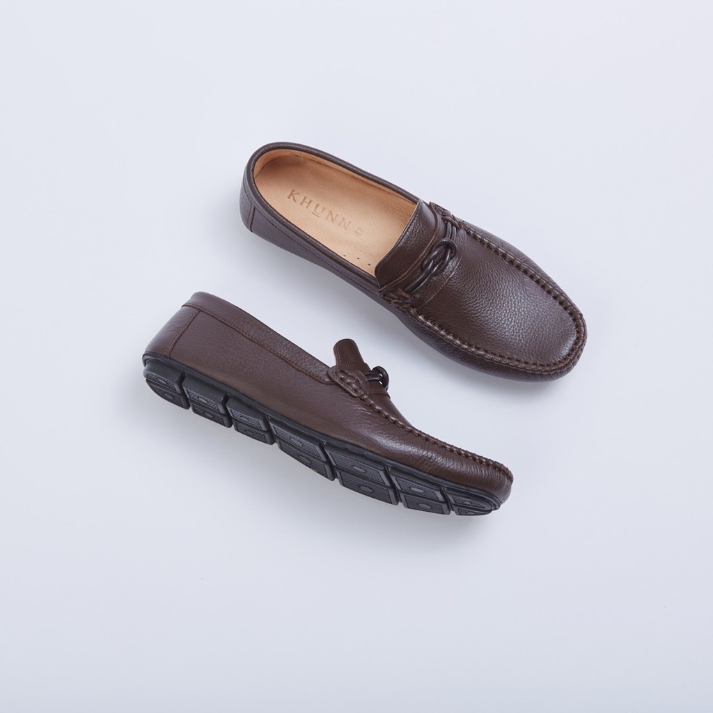 รูปภาพสินค้าแรกของKHUNN (คุณณ์) รองเท้า รุ่น  STARK  รองเท้าหนังทำงานสุดเท่ห์ สีน้ำตาล