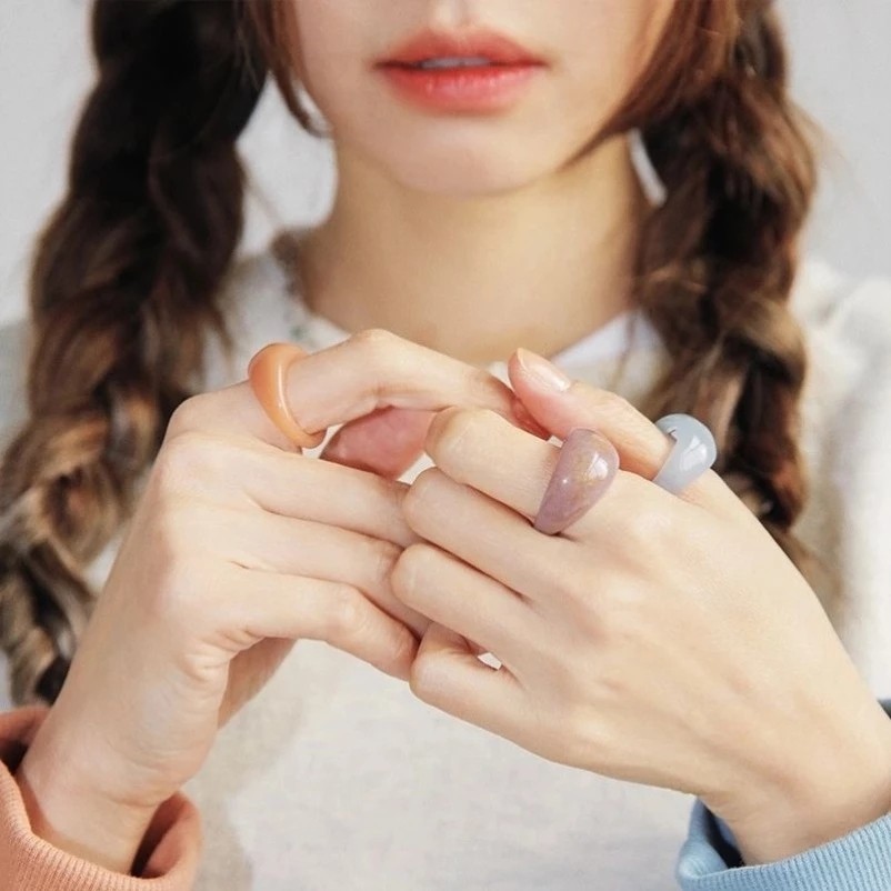 ภาพสินค้าเครื่องประดับแฟชั่นสตรีแหวนหินหยกสีเรซิ่นอินเทรนด์ จากร้าน hishop1.th บน Shopee ภาพที่ 1