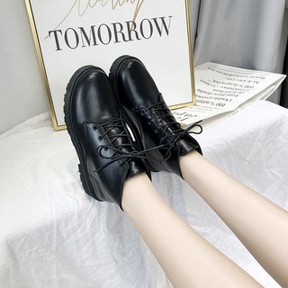 🔥Hot sale~รองเท้าบูทมาร์ตินใหม่หญิงรองเท้าบูทสั้นแบบผูกเชือกแบบหนารองเท้าบูทมาร