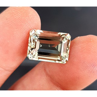 พลอย กรีน อเมทิส 6.74 ct. ขนาด 9.7x13.2x7.0 mm. พลอยดิบธรรมชาติ ความสะอาดVS  AFRICA