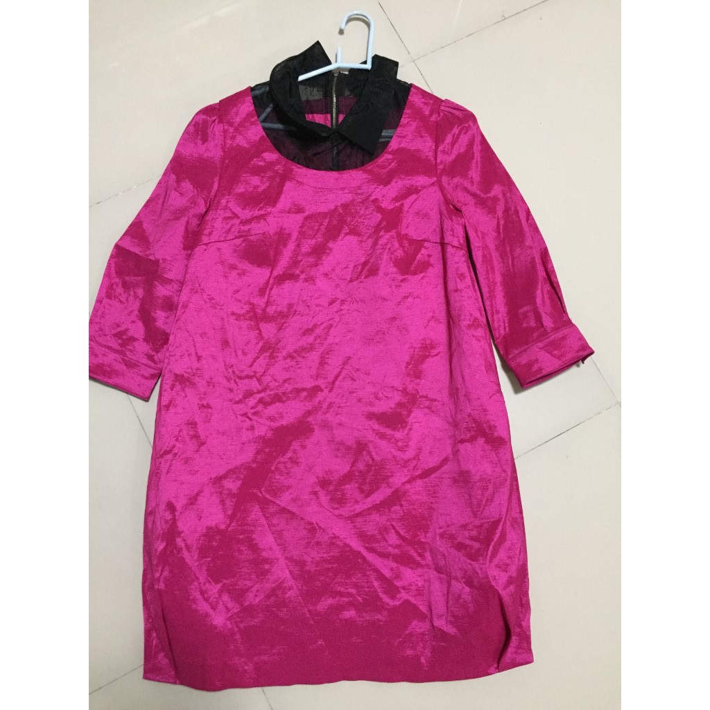 ส่งต่อเดรสสั้นชมพูขนาดfreesizeซิบหลังแขน3ส่วนผ้าไหมแต่ผ้าซีทรูที่ปกเสื้อและคอดีไชน์เก๋ๆ