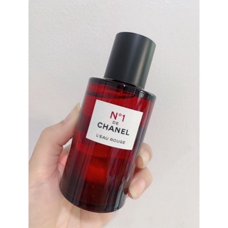 ภาพหน้าปกสินค้า🌸 Chanel No1 de l eau rouge mist 100 ml สเปรย์น้ำหอม \"สเปรย์น้ำหอมที่ให้ความรู้สึกสดชื่นมีชีวิตชีวา\" ซึ่งคุณอาจชอบราคาและรีวิวของสินค้านี้