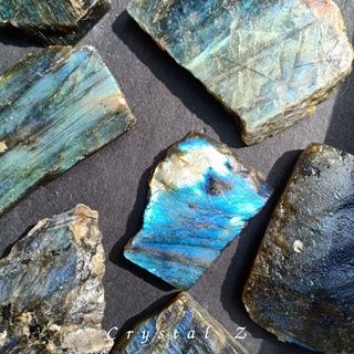 Labradorite Slab🔮🧙 #01 - #06ลาบราโดไรต์ "หินพ่อมด" เล่นแสงแฟลช สีเหลือง น้ำเงิน 💛 บางชิ้นมีรอยบิ่น หรือรอยที่ผิว
