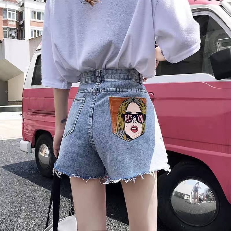 รูปภาพของ1LDK  พร้อมส่ง กางเกงยีนส์แฟชั่น กางเกงผู้หญิง ขาสั้นกับกระเป๋าหลัง เท่ๆ (170)ลองเช็คราคา