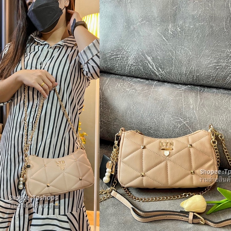 พร้อมส่ง กระเป๋าLyn รุ่น Tricia amused พวงกุญแจไข่มุก outlet กระเป๋าลิน  ลินทรงพอช รหัส LP ไข่มุข 🤍