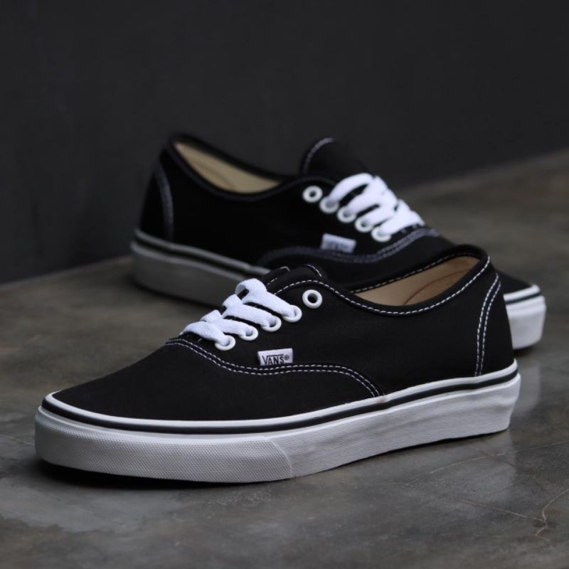 vans-ราคาพิเศษ-ของแท้รถตู้สีดําสีขาว