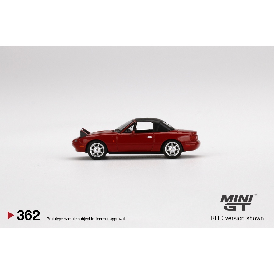 minigt-no-362-r-mazda-miata-eunos-roadster-classic-red-headlight-up-soft-top