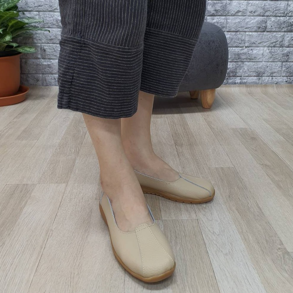 82-004รองเท้าหนังแท้ไซส์36-41มีหลายสีพืื้นเตี้ย