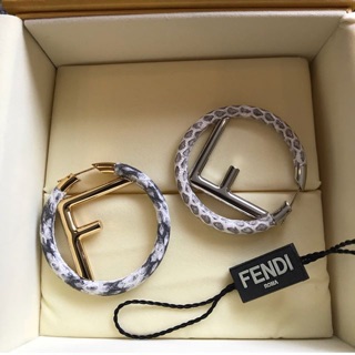 NEW Fendi Earrings หนังงู