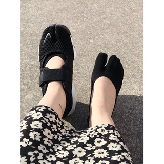 พร้อมส่ง ถุงเท้าแยกนิ้ว Tabi Socks สีดำ ไซส์ 22-24 cm แบรนด์ Tabio จากญี่ปุ่น