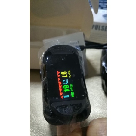 เครื่องวัดออกซิเจนในเลือด-fingertip-pulse-oximeter