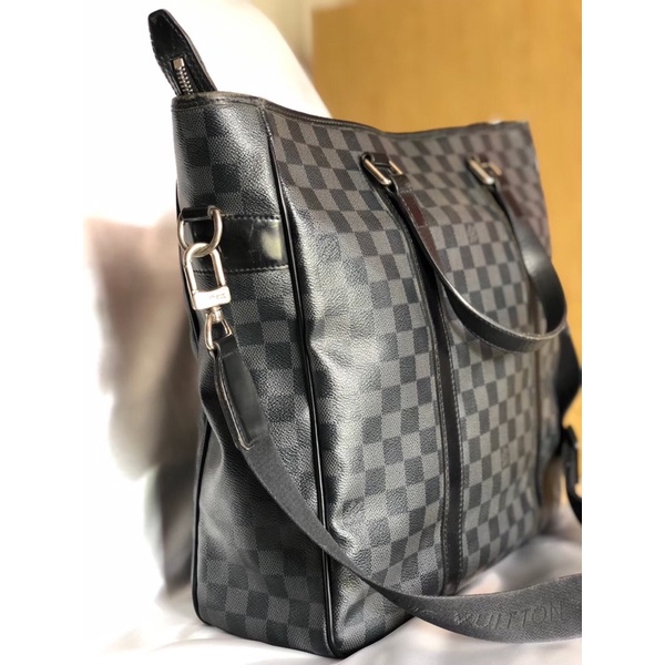 Louis Vuitton Damier Graphite Tadao Tote N51192 Black Cloth ref.791943 -  Joli Closet