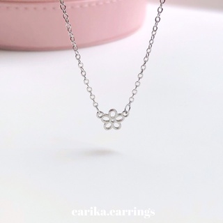 (กรอกโค้ด 72W5V ลด 65.-) earika.earrings - little bloom necklace สร้อยคอเงินแท้จี้ดอกไม้ S92.5 ปรับขนาดได้