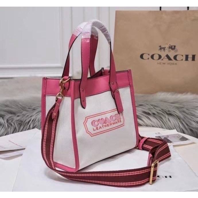 coach-field-tote-22-in-colorblock-with-coach-badge