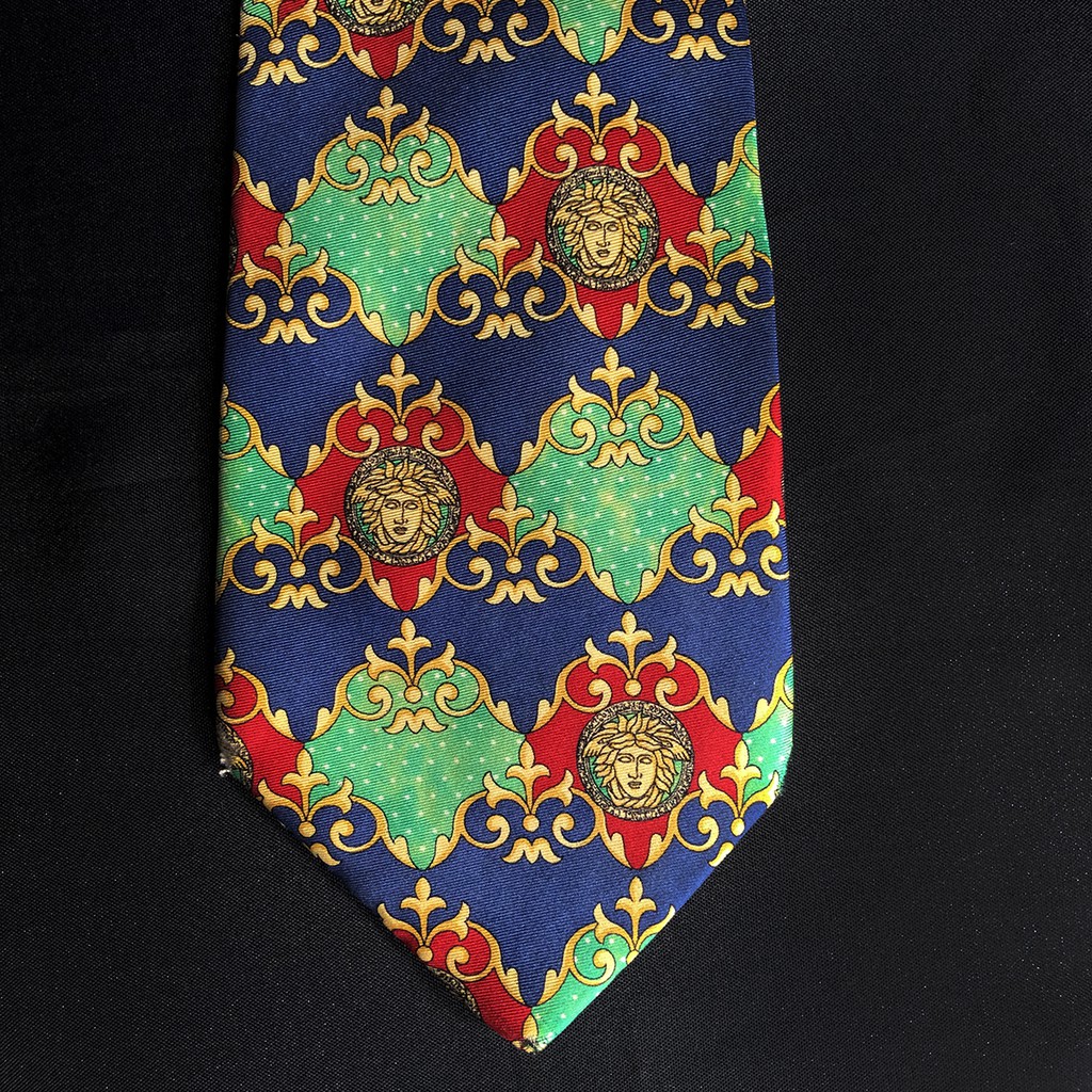 necktie-เนคไทแบรนด์เนม-gianni-versace-ของแท้-มือสอง-สภาพ90-ราคาถูก-ผ้าไหม