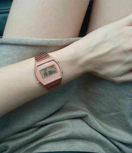 io-lady-ladies-retro-digital-watch-b640wc