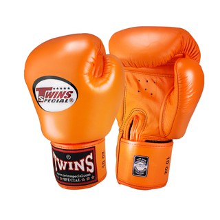 ภาพหน้าปกสินค้านวมชกมวย TWINS SPECIAL BOXING GLOVES ORANGE ( BGVL-3 ) สีส้ม นวมทวินส์สเปเชียล เมจิคเทป หนังวัวแท้เกรดพรีเมี่ยม เลือกไซ ที่เกี่ยวข้อง