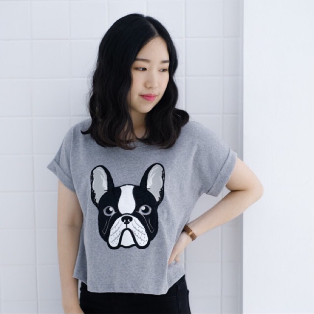 เสื้อครอป-แขนสั้น-crop-top-งานปัก-ลาย-french-bulldog-ผ้านิ่ม-cotton-100