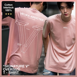 🔥ลดเพิ่ม 120.- CODE: VEKOC1🔥 - เสื้อ Oversize รุ่น "Signature V" - สี Coral Pink (ลายขาว) | Velika
