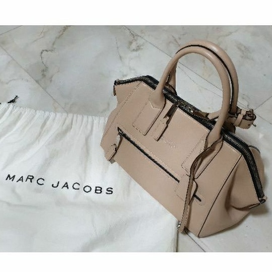 กระเป๋าถือ-marc-jacobs-สภาพเหมือนใหม่-ไม่ได้ใช้งานเลย