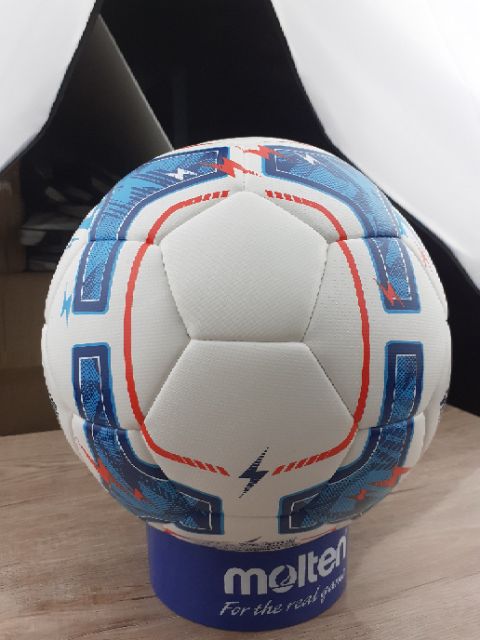 ลูกฟุตบอลหนังเย็บ-grand-sport-voltra-331096