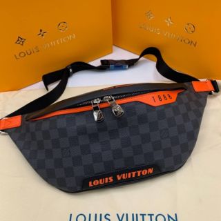 กระเป๋าคาดอก Louis​ Vuitton​