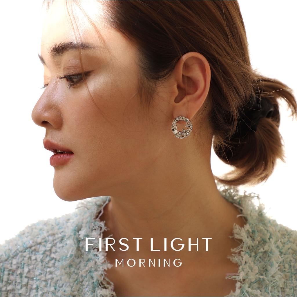 first-light-morning-crystal-wreath-earrings-ต่างหูประดับคริสตัล-ต่างหูแป้น-ต่างหูแฟชั่น