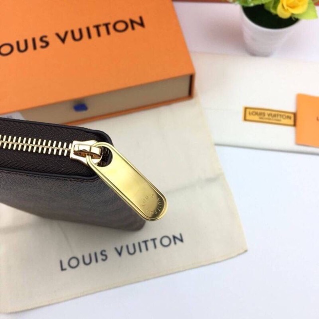 กระเป๋าสตางค์-louis-vuitton-wallet