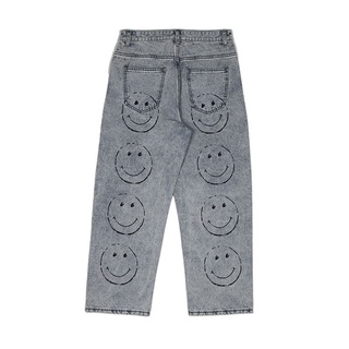 ภาพขนาดย่อของภาพหน้าปกสินค้าSpenzer.street   "Smiley face loose jeans"  รุ่นพี่กิต three man down ใส่ กางเกงยีนส์ จากร้าน spenzer.street บน Shopee