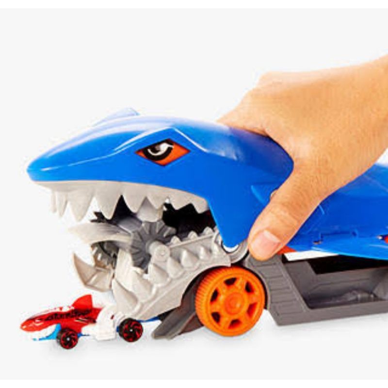 hotwheels-shark-chomp-รถบรรทุกฉลามกินรถ