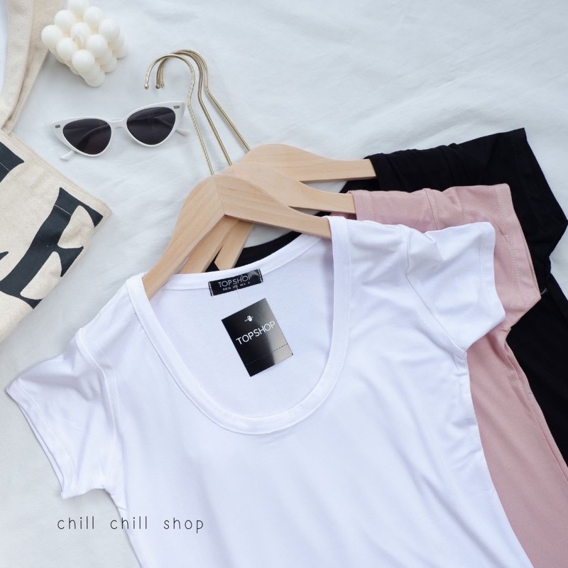เสื้อคอยูทรงเข้ารูป-ผ้าเรย่อนเนื้อนิ่มเด้ง