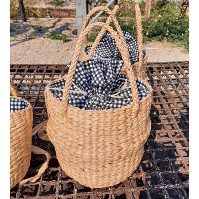 beach-bags-กระเป๋าผักตบชวา-กระเป๋าทรง-bucket-ตะกร้าผักตบชวา-กระเป๋าสาน-ของขวัญ-ของฝาก-งาน-handmade