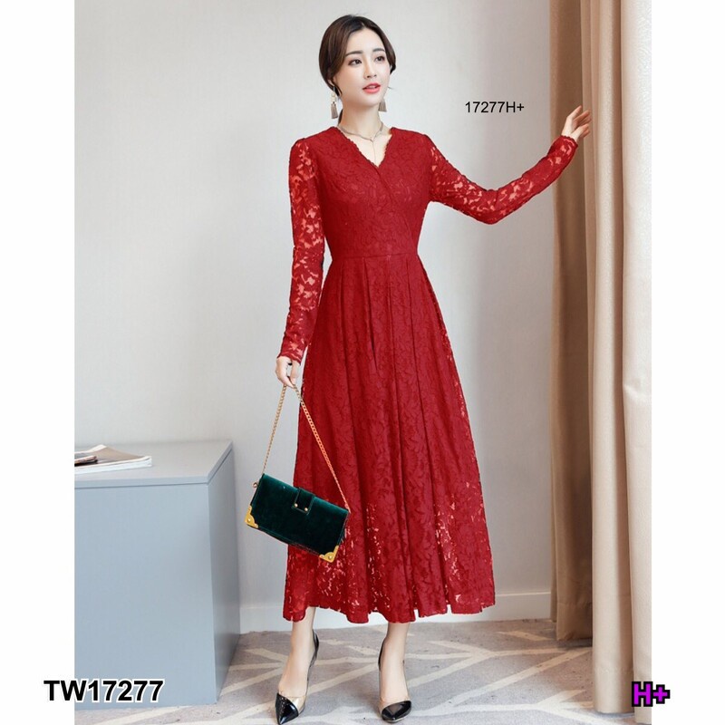 b17277-แม็กซี่เดรสลลูกไม้แขนยาว-long-sleeve-lace-maxi-dress