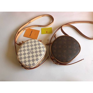 กระเป๋า​สะพาย​ข้าง​ Louis​ Vuitton​