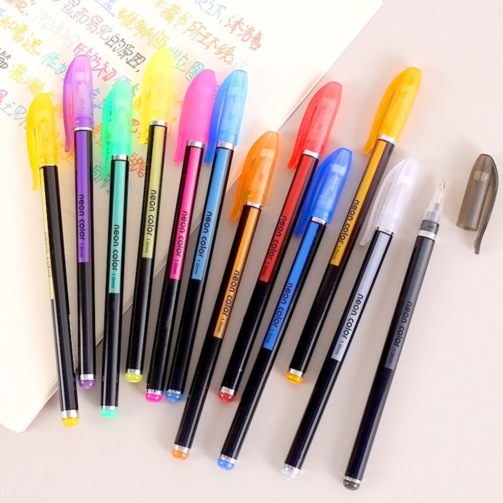 ภาพสินค้าปากกาสี12 สี 12 แท่ง สะท้อนแสง มี12สี ปากกา ปากกา เครื่องเขียน อุปกรณ์การเรียน ปากกาเจล ปากกากากเพชร จากร้าน moomoostationery บน Shopee ภาพที่ 6