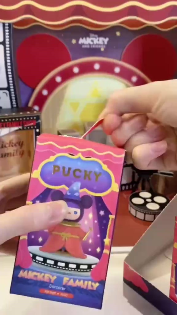 disney-พร้อมส่ง-ฟิกเกอร์-popmart-pucky-pucky-mickey-family-series-ของขวัญวันเกิด-สําหรับตกแต่ง