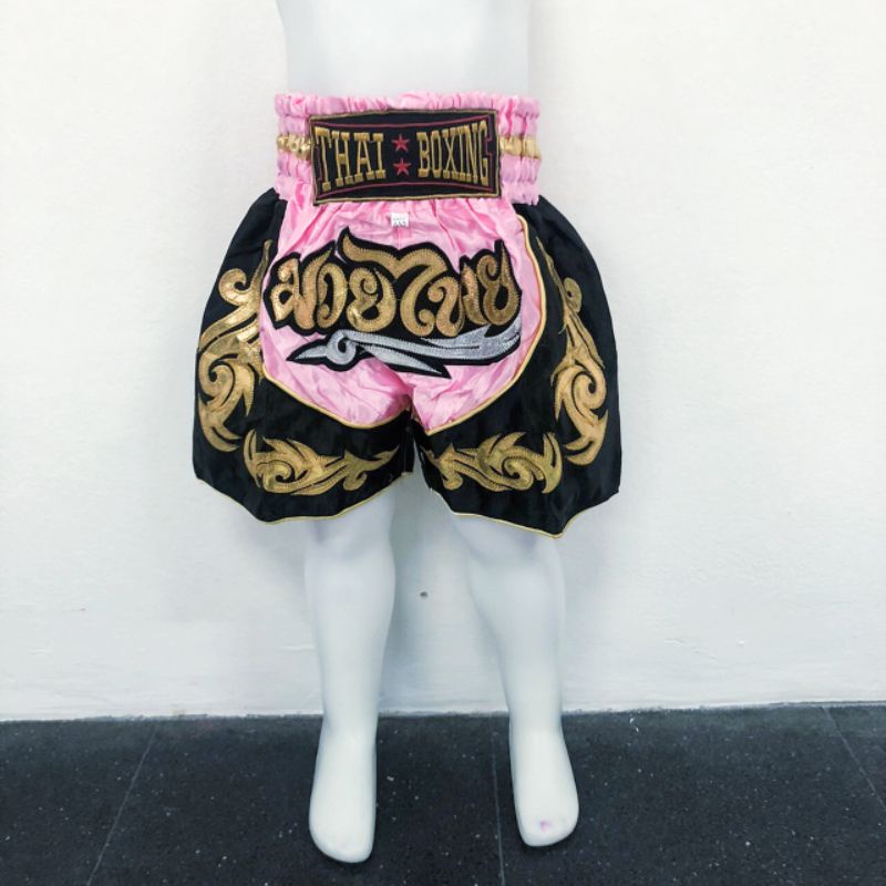 ภาพสินค้ากางเกงมวย กางเกงมวยไทย ของเด็ก ผ้าซาติน ปักอักษรสีทอง (Thai boxing) จากร้าน gale_june บน Shopee ภาพที่ 7
