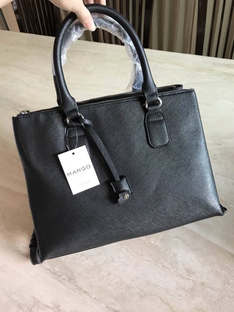 mango-mng-saffiano-handbag-outlet-สีดำ