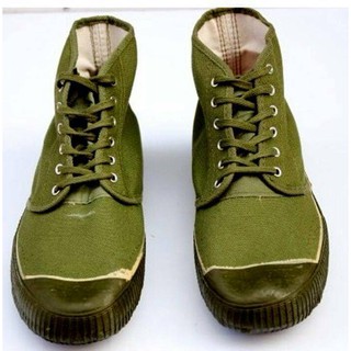 ภาพหน้าปกสินค้ารองเท้าไลทหาร size:38-44รองเท้าเดินป่าของดีราคาถูก ที่เกี่ยวข้อง