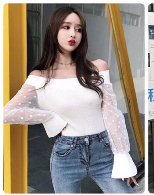 เสื้อปาดไหล่แขนกระดิ่ง
