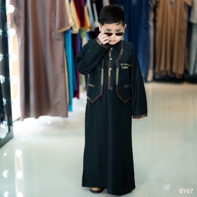 ภาพหน้าปกสินค้าโต๊ปเด็กผู้ชายมุสลิมพร้อมเสื้อกั๊ก by67 (คละลายปัก) เด็กเดือน-เด็กโต จากร้าน ployjaruporn บน Shopee