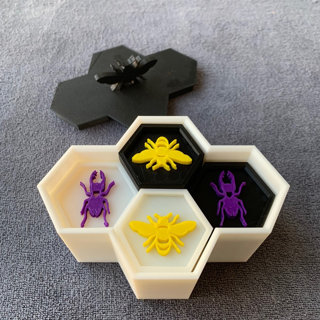 hive-boardgame-3d-tile