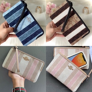 🎀 คล้องมือ 1L ลายซีแแถบ COACH C8753 LARGE CORNER ZIP WRISTLET IN SIGNATURE JACQUARD WITH STRIPES