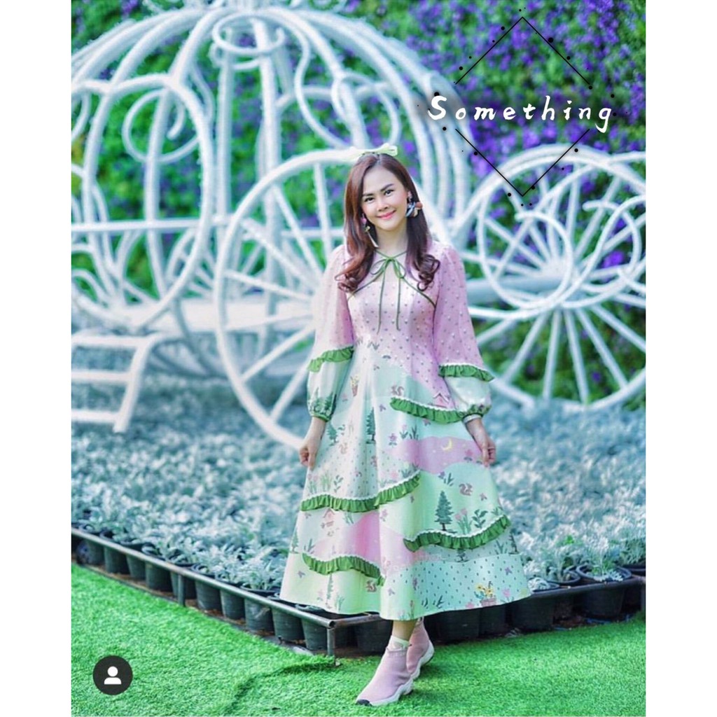 maxidress-ชุดเดรส-fairygodmother-ป้าย-something-พิมพ์ลายสวยสวย-ๆ-walking-in-the-park