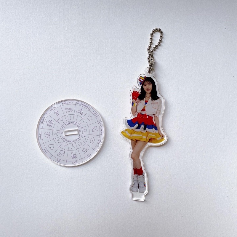 akb48-acrylic-standy-yokohama-yui-จาก-graduation-concert-yokoyama-yui-goods