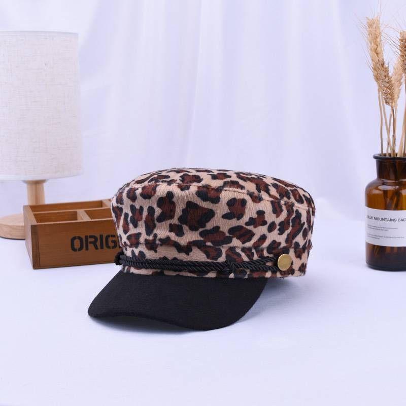 หมวกนิวส์บอยลายเสือ-สินค้าพร้อมส่งจากไทย