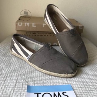 TOMS  DK grey stripe university (outlet) สีเทามีลาย