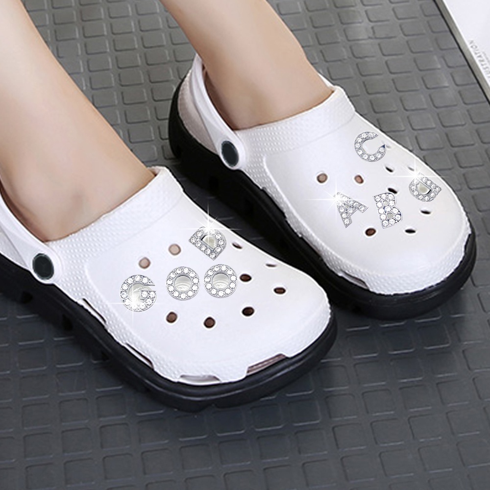 crocs-a-z-อัลลอยด์เพชรตัวอักษรตัวเลข-jibbitz-รองเท้าตกแต่งสําหรับเด็กชายและเด็กหญิง