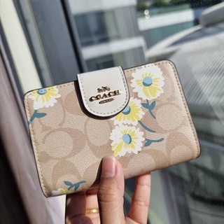 COACH MEDIUM CORNER ZIP WALLET IN SIGNATURE CANVAS WITH PRINTS