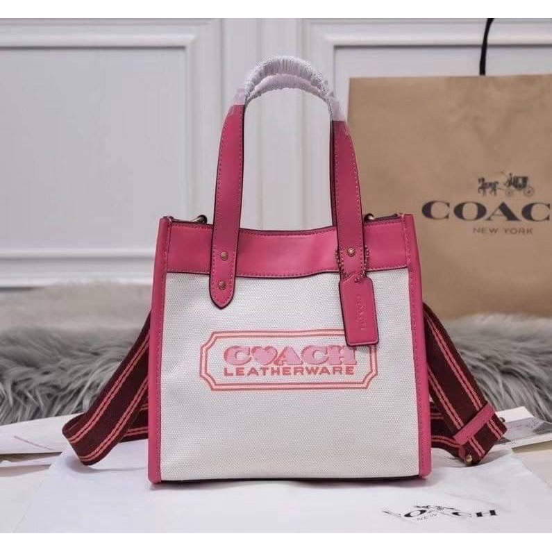 coach-field-tote-22-in-colorblock-with-coach-badge